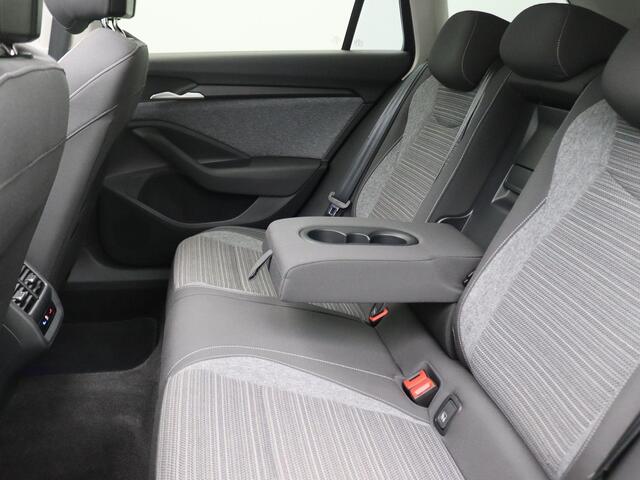 Skoda SUPERB Combi 1.5 TSI MHEV First Edition 150PK DSG Matrix-Led, Pano-Schuifdak, Side Assist, Stoelverwarming, Elek. Achterklep, Massage stoel, Navigatie, Adaptive cruise control