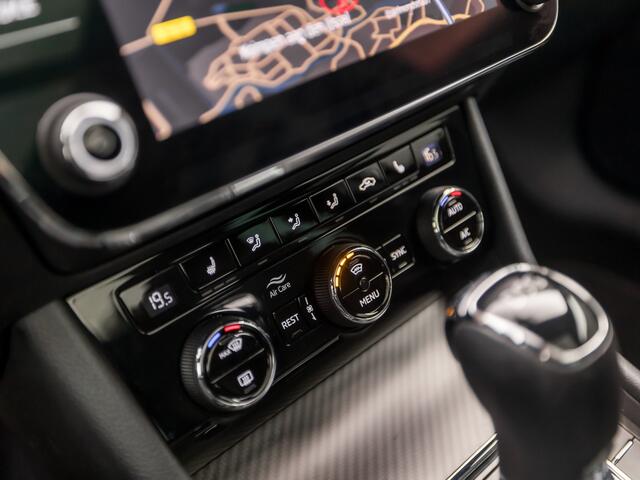 Skoda SUPERB Combi 1.5 TSI Sportline 150Pk Automaat (PANORAMADAK, VIRTUAL COCKPIT, APPLE CARPLAY, LEDER/ALCANTARA, MEMORY SEATS, STOELVERWARMING VOOR/ACHTER, CANTON AUDIO, CAMERA, ZWART HEMEL, SFEERVERLICHTING, NIEUWSTAAT)