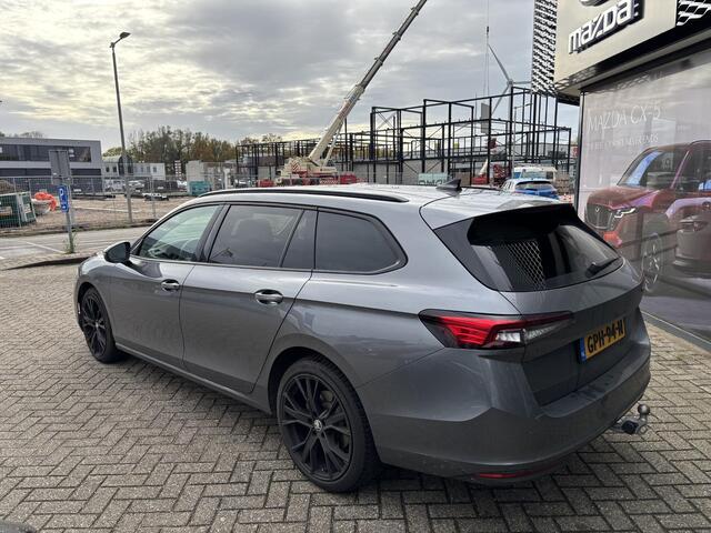 Skoda SUPERB Combi 1.5 TSI 150PK MHEV First Edition , Automaat, Trekhaak, Adap.Cruise, LMV 19 Inch, Apple Carplay, Camera, PDC, Stoelverwarming, All Season