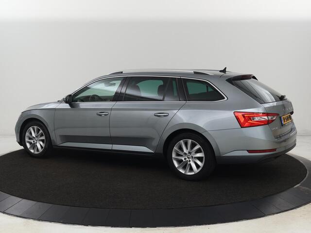 Skoda SUPERB 1.4 TSI iV Business Edition | 1e eigenaar | Stoelverwarming | Camera | Carplay | Full LED | Navigatie | Cruise control | Climate control | PHEV | Plug In