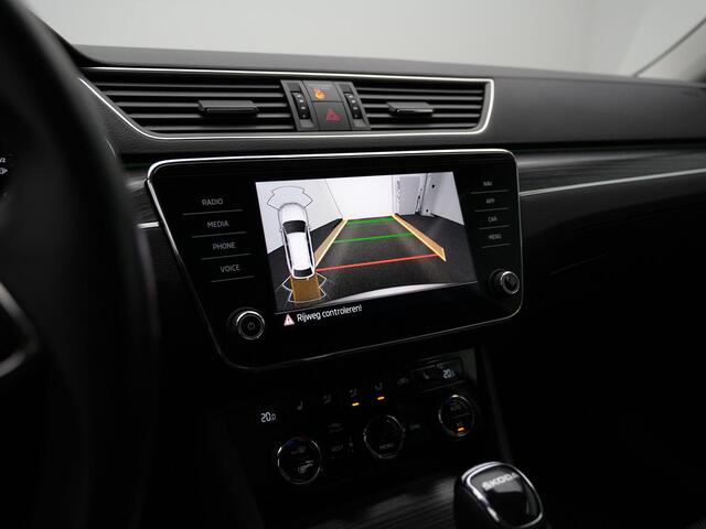 Skoda SUPERB Combi 1.5 TSI 150 DSG ACT Style Business Edition Plus | Panoramadak | Trekhaak | Geheugenstoel | Stuur-/stoelverwarming | Achteruitrijcamera