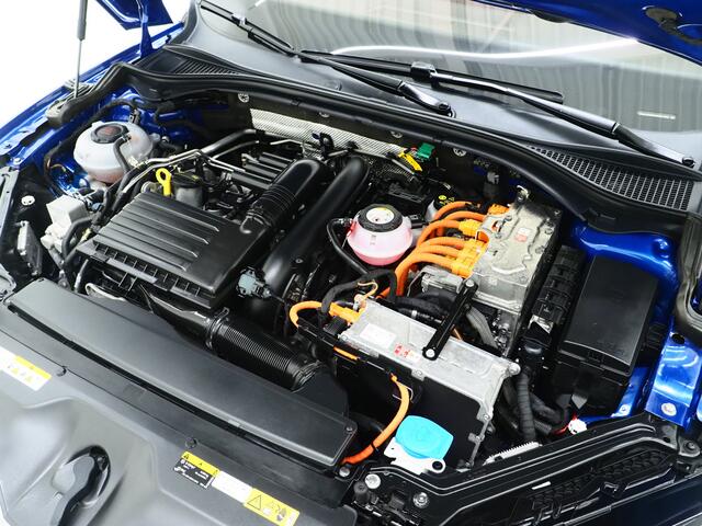 Skoda SUPERB Combi 1.4 TSI iV Style | Panoramadak | Trekhaak | 360 | Keyless | Adaptive Cruise | Virtual | Carplay