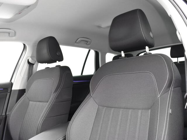 Skoda SUPERB Combi 1.5 TSI 150pk DSG ACT Business Edition Plus · Camera · Keyless · Apple/Android Car Play · Navigatie · Cruise Control · Elek. bestuurdersstoel · 17'' Inch · Garantie t/m 10-07-2027 of 100.000km