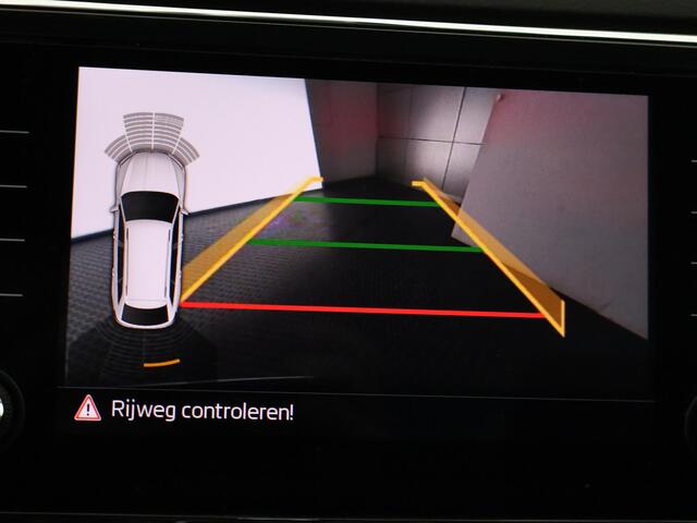Skoda SUPERB Combi 1.5 TSI ACT Business Edition Automaat | Navigatie | Stoelverwarming | Camera |