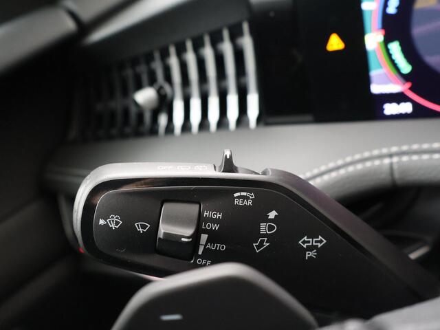 Skoda SUPERB combi Sportline Business 1.5 TSI PHEV 204 PK | Gratis E-Bike | 19" Lichtmetalen velgen | Panorama dak | Canton Geluid | Suite leder |