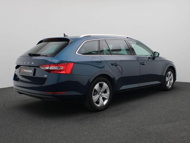 Skoda SUPERB Combi 1.4 TSI iV Business Edition 218PK DSG Trekhaak, Achteruitrijcamera, Keyless, Virtual Cockpit, Cruise Control, Navi, Apple Carplay/Android Auto, 17" LM Velgen