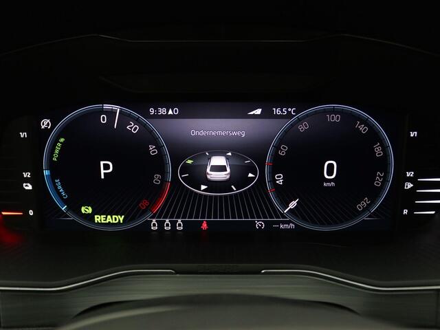 Skoda SUPERB Combi 1.4 TSI iV Business Edition 218PK DSG Trekhaak, Achteruitrijcamera, Keyless, Virtual Cockpit, Cruise Control, Navi, Apple Carplay/Android Auto, 17" LM Velgen