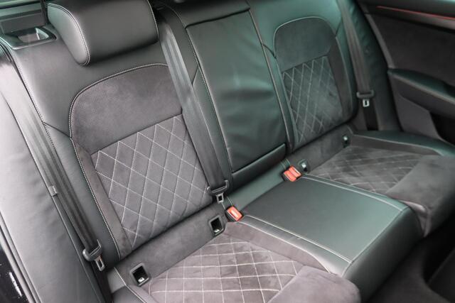 Skoda SUPERB Combi 1.4 TSI iV Sportline Black Edition Panoramadak, LED, Sportstoelen, Alcantara, Memory, Camera