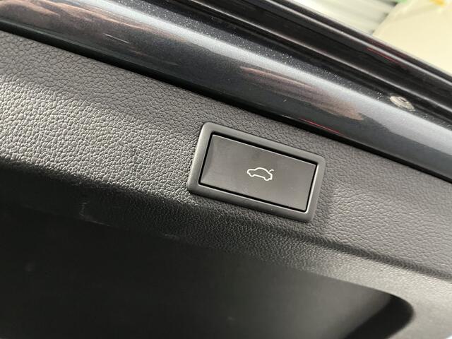 Skoda SUPERB Combi 1.4 TSI iV Sportline Business AUTOMAAT/ TREKHAAK/ PANO/ CANTON AUDIO/ CAMERA/ PARK. SENSOREN/ MEMORY SEATS/ DODE HOEK/ CRYSTAL LIGHTING/ STOEL+STUUR VERWARM./ NAVI/ SMARTLINK/ CLIMA/ 19'' LMV