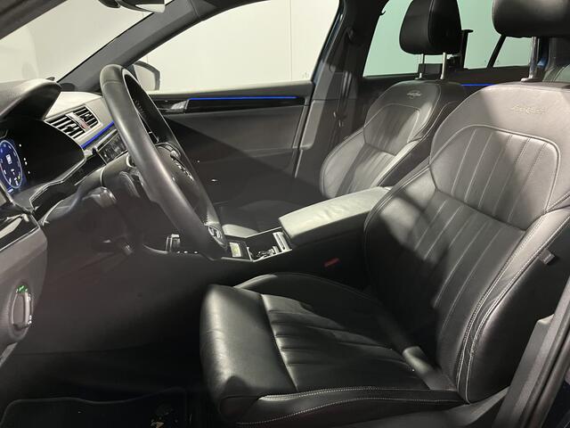 Skoda SUPERB Combi 1.4 TSI iV Laurin&Klement / AUTOMAAT/ PANO/ LEDER/ ELEKTR. STOEL/ SMARTLINK/ RIJ-MODI/ PARK. SENSOREN + CAMERA/ NAVI/ 19" LMV