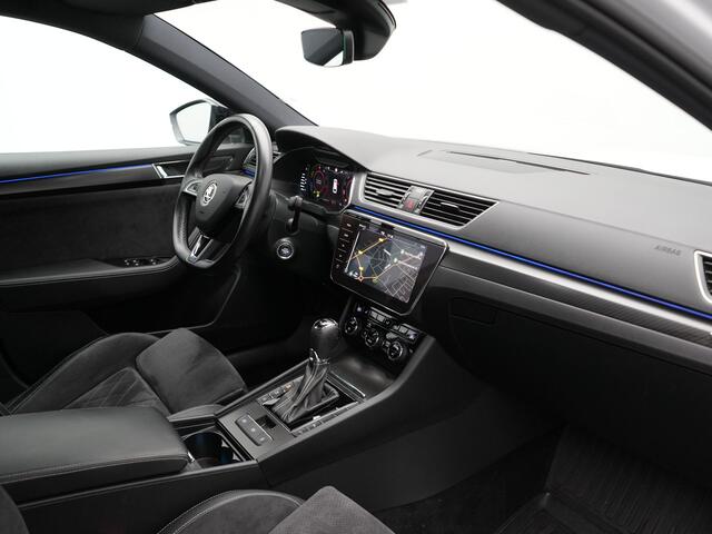 Skoda SUPERB Combi 1.4 TSI iV Sportline Dealer O.H PHEV | Adaptive Cruise | Alcantara Sportstoelen Memory & Verwarmd | Apple Carplay | Sfeerverlichting | Keyless | Blis | Camera | Virtual | Navigatie | DAB |