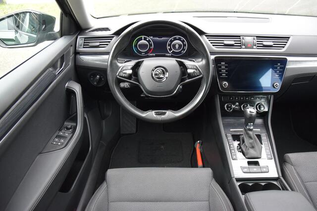 Skoda SUPERB Combi 1.4 TSI iV Business Edition Plus PHEV | Plug-in Hybride | Org. NL | BOVAG Garantie | Virtual Cockpit | Apple Carplay/Android Auto | Elektrische Voorstoelen met geheugen | Verwarmde Voorruit + Stoelen |