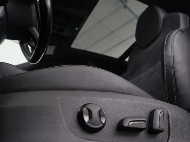 Skoda SUPERB 1.5 TSI Sportline | Panoramadak | Trekhaak | Stoelverwarming | Alcantara | Adaptive cruise | Camera | Carplay | Matrix LED | Climate control | Parkeerhulp | Sportstoelen