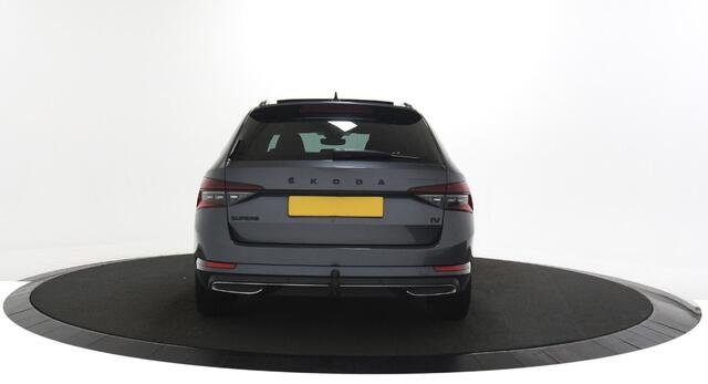 Skoda SUPERB Combi 1.4 TSI iV Sportline Business Panoramadak / Trekhaak / Standkachel