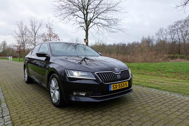 Skoda SUPERB 1.4 TSI ACT Ambition Business | Trekhaak | DAB | Pano | Stoelverw | Elekt klep | CarPlay | Front Assist |