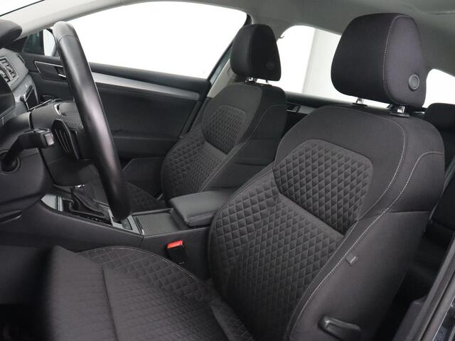 Skoda SUPERB 1.4 TSI iV Business Edition | Trekhaak | Stoel & stuurverwarming | Camera | Carplay | Memory | Navigatie | Full LED | Climate control | Parkeerhulp