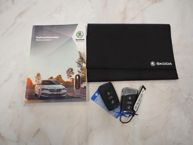 Skoda SUPERB Combi 1.4 TSI iV Sportline | Panoramadak | Canton | Trekhaak | 360 | Keyless | Adaptive Cruise | Carplay