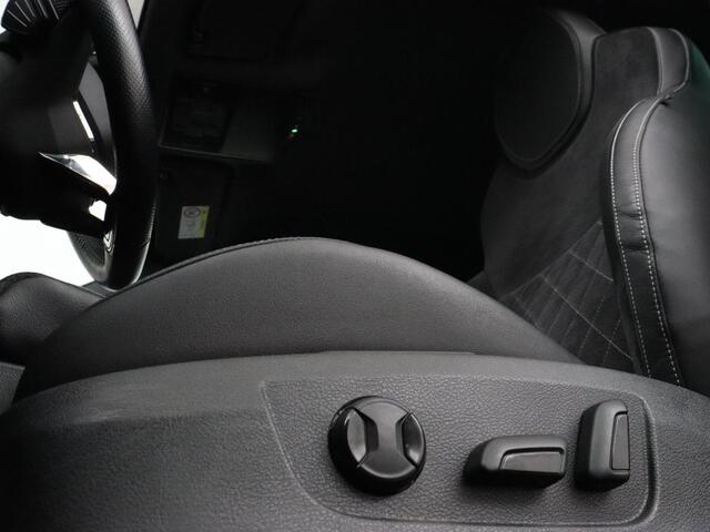 Skoda SUPERB 1.4 TSI iV Sportline | Trekhaak | 360 Camera | Achterbankverwarming | Adaptive cruise | Alcantara | Matrix LED | Carplay | Keyless | Sportstoelen | Memory | Navigatie | Stuurverwarming | PHEV | Plug In