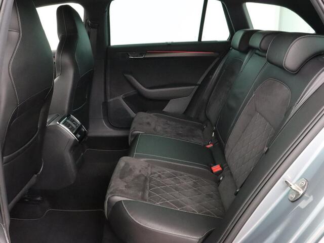 Skoda SUPERB 1.4 TSI iV Sportline | Trekhaak | 360 Camera | Achterbankverwarming | Adaptive cruise | Alcantara | Matrix LED | Carplay | Keyless | Sportstoelen | Memory | Navigatie | Stuurverwarming | PHEV | Plug In