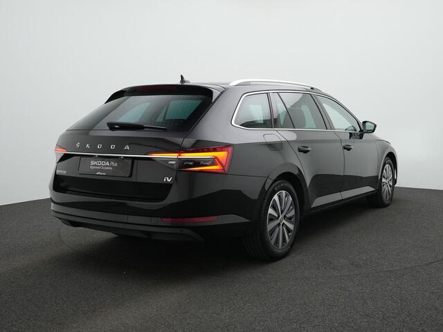 Skoda SUPERB Combi 1.4 TSI iV 218 pk DSG Business Edition Plus | Trekhaak | Geheugenstoel | Matrix LED | Stoel-/achterbankverwarming | Achteruitrijcamera