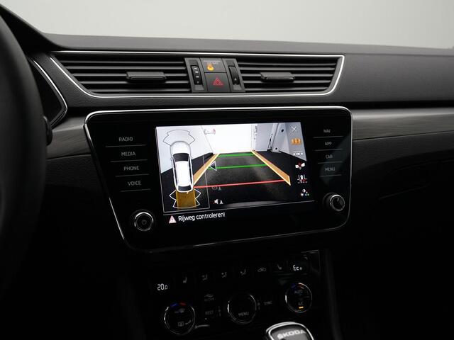 Skoda SUPERB Combi 1.4 TSI iV 218 pk DSG Business Edition Plus | Trekhaak | Geheugenstoel | Matrix LED | Stoel-/achterbankverwarming | Achteruitrijcamera