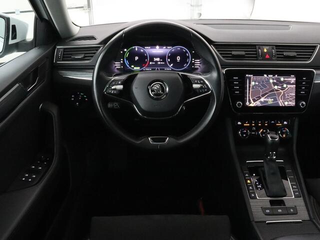 Skoda SUPERB 1.4 TSI iV Business Edition Plus | Trekhaak | Leder/Alcantara | Adaptive cruise | Stoelverwarming | Canton Sound | Camera | Carplay | Navigatie | Keyless | Full LED | Virtual Cockpit | PHEV | Plug In