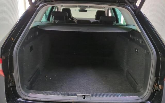 Skoda SUPERB Combi 2.0 TDI Automaat Bus. Ed. Plus / Panoramadak / Navigatie / Airco-ecc./ Pdc+Camera / Comfort-Function Pack /