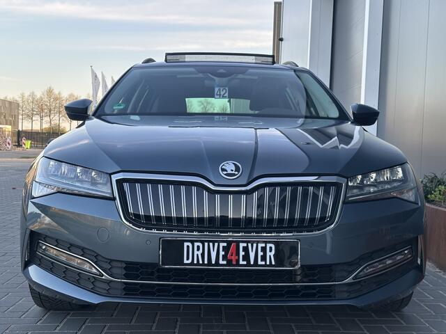 Skoda SUPERB Combi 1.4 TSI iV Sp. Bns TREKHAAK PANO NAVI CR CONTROL ECC PDC