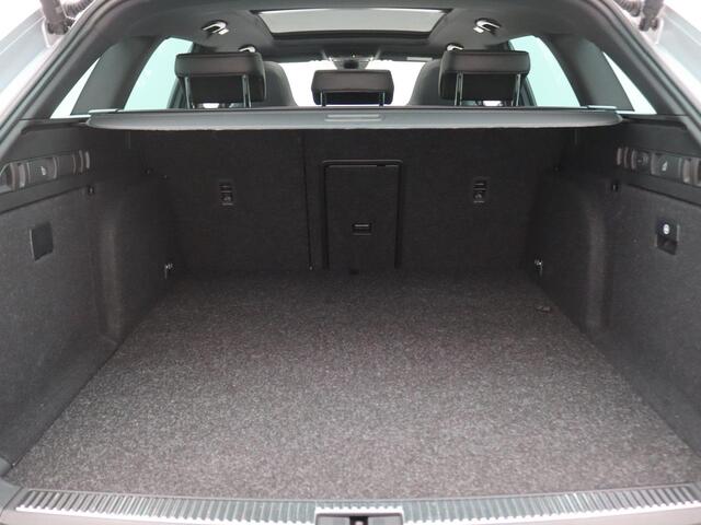 Skoda SUPERB Combi 1.4 TSI iV Sportline Business 218PK DSG SOH 97%, Trekhaak, Pano-Schuifdak, Elektrische Memorystoel, Stoelverwarming, Achteruitrijcamera, Virtual Pedal, Keyless, 19" LM Velgen, Adaptieve Cruise Control