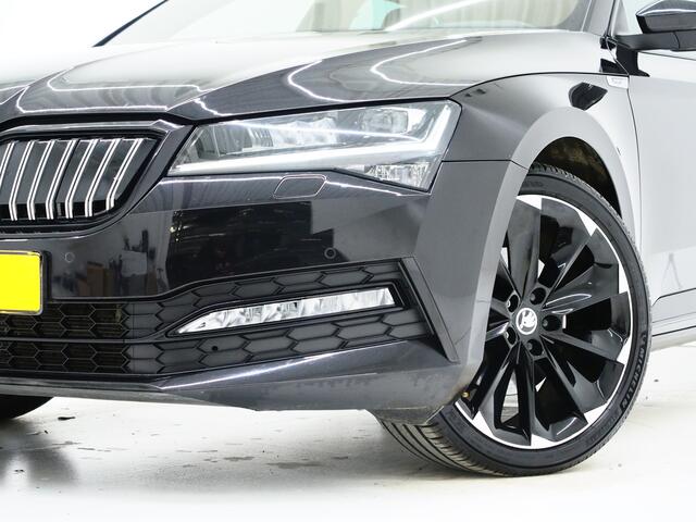 Skoda SUPERB Combi 1.4 TSI iV Sportline 218PK | Sportstoelen | Trekhaak | Camera | Memory | Sfeer | Keyless | Adaptive Cruise