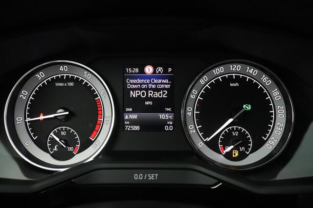 Skoda SUPERB Combi 1.5 TSI 150pk DSG ACT Business Edition | Navigatie | Stoelverwarming | Camera |