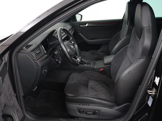 Skoda SUPERB 1.4 TSI iV Sportline | Stoelverwarming | Alcantara | Adaptive cruise | Camera | Carplay | Matrix LED | Stuurverwarming | Virtual Cockpit | Navigatie | Parkeerhulp | Sportstoelen | Sfeerverlichting | PHEV | Plug In