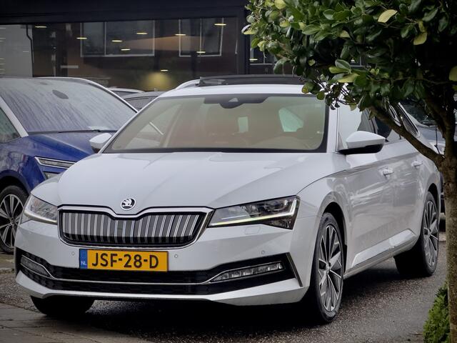 Skoda SUPERB Combi 1.4 TSI iV AUT6 LAURIN & KLEMENT 94D.KM! PANODAK LEDER NAVI CAMERA VIRTUAL-DASH APPLE-CARPLAY LED LMV PDC