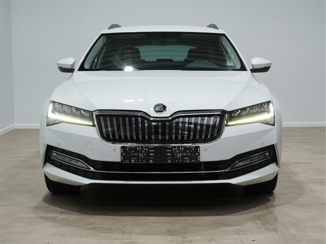 Skoda SUPERB Combi 1.4 TSI iV 204pk Business Edition Plus Trekhaak Camera Navigatie Stoelverwarming Carplay 174