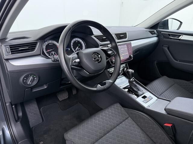 Skoda SUPERB Combi 1.5TSI DSG Automaat Trekhaak Elek.Stoel+Memory+Verwarmd Navi Ecc Apple Carplay Android Auto Pdc ACT Business Edition Cruise Control DAB Led Lmv Regen-/lichtsensor Privacy Glas Keyless Verwarmde Voorruit Comfort Pack Origineel Nederlandse Auto