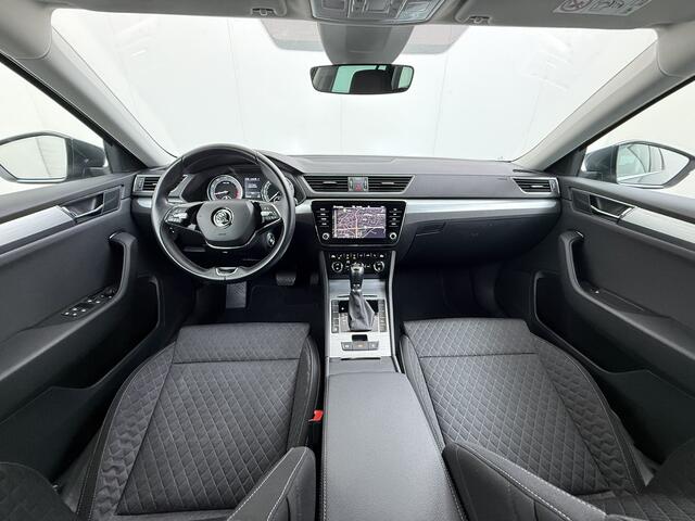 Skoda SUPERB Combi 1.5TSI DSG Automaat Trekhaak Elek.Stoel+Memory+Verwarmd Navi Ecc Apple Carplay Android Auto Pdc ACT Business Edition Cruise Control DAB Led Lmv Regen-/lichtsensor Privacy Glas Keyless Verwarmde Voorruit Comfort Pack Origineel Nederlandse Auto