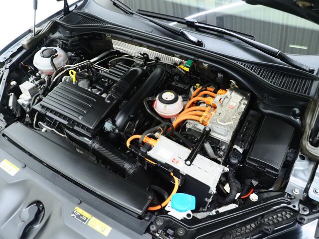 Skoda SUPERB Combi 1.4 TSI iV Sportline | Panoramadak | Trekhaak | Sportstoelen | Canton | Keyless | Adaptive Cruise | Carplay