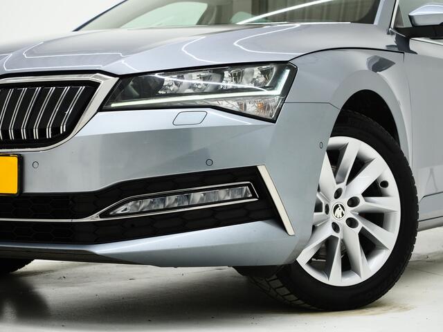 Skoda SUPERB Combi 1.4 TSI iV 218PK | Panoramadak | Camera | Virtual | Keyless | Sfeerlicht | Dodehoek | Memory | Carplay