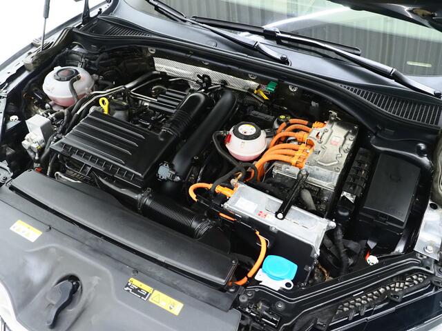 Skoda SUPERB Combi 1.4 TSI iV 218PK | Panoramadak | Camera | Virtual | Keyless | Sfeerlicht | Dodehoek | Memory | Carplay