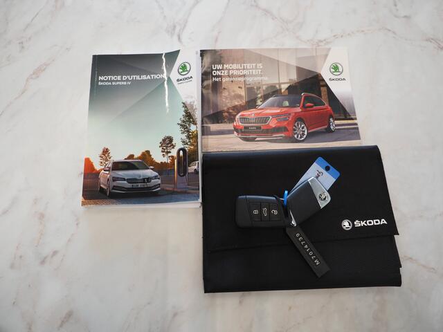 Skoda SUPERB Combi 1.4 TSI iV 218PK | Panoramadak | Camera | Virtual | Keyless | Sfeerlicht | Dodehoek | Memory | Carplay