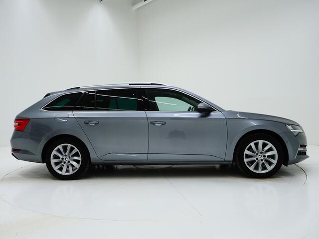 Skoda SUPERB Combi 1.4 TSI iV 218PK | Panoramadak | Camera | Virtual | Keyless | Sfeerlicht | Dodehoek | Memory | Carplay