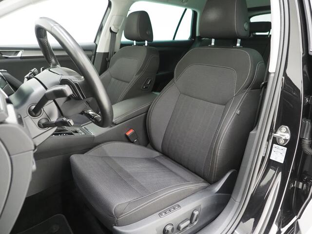Skoda SUPERB Combi 1.4 TSI iV 218PK Style | Camera | Trekhaak | Keyless | Adaptive Cruise | Memory | Virtual | Carplay