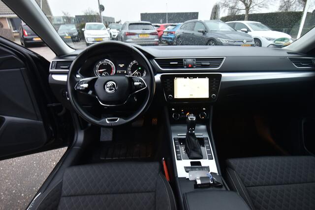 Skoda SUPERB Combi 1.5 TSI ACT Business Edition , AFNB TREKHAAK , CLIMATR , CR CONTR , NAVI , LMV18 ,