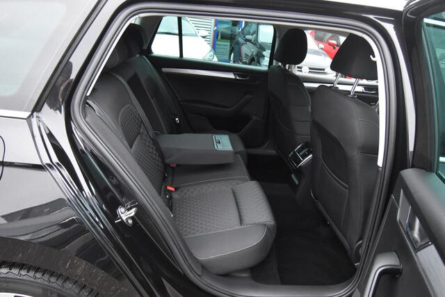 Skoda SUPERB Combi 1.5 TSI ACT Business Edition , AFNB TREKHAAK , CLIMATR , CR CONTR , NAVI , LMV18 ,