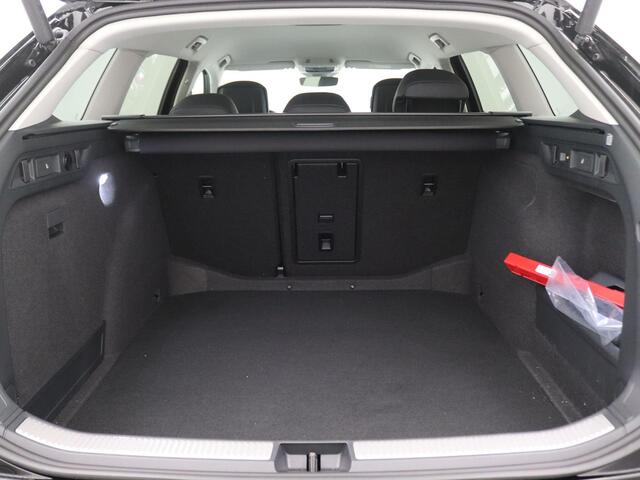 Skoda SUPERB Combi 1.5 TSI MHEV Business Edition 150PK DSG Head-Up Display, Memorystoel, Massagestoelen, Virtual Pedal, Matrix LED-Verlichting, Trekhaak, 17" LM Velgen, Stoelverwarming