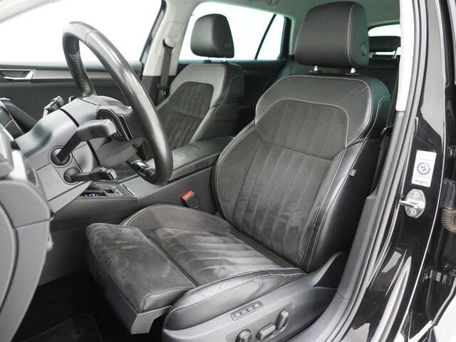 Skoda SUPERB Combi 1.4 TSI iV 218PK Style | Massage | Trekhaak | Camera | Adaptive Cruise | Keyless | Virtual | Memory | Carplay