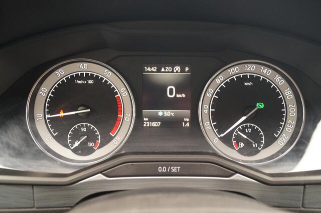 Skoda SUPERB Combi 1.5 TSI 150pk DSG Business Edition -NAVI-ECC-