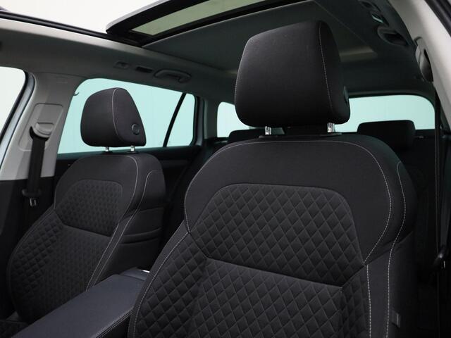 Skoda SUPERB Combi 1.4TSIiV 160kW/218PK Business Edition DSG · Panoramadak · Trekhaak · Apple/Android Car Play ·