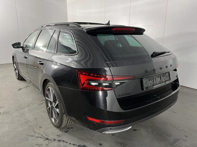 Skoda SUPERB Combi 1.4 TSI iV Sportline / AUTOMAAT/ PANO/ TREKHAAK/ ELEK.KLEP/ DCC/ MEMORY SEAT/ STUUR+STOELVERWARM.V+A/ PARK.SENSOR.V+A/ CAMERA/ DODEHOEK/ SMARTLINK/ ACC/ KEYLESS/ VIRTUAL COCKPIT/ NAVI/ DAB/ CLIMA/ LED/ 19'' LMV