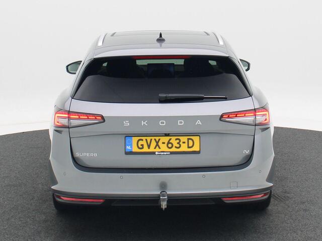 Skoda SUPERB Combi 1.5 TSi 204 Pk PHEV Automaat Edition | Trekhaak | Stoel Verwarming | Full LED | Panorama Dak | Camera | 19 inch | 77.241 Km !!